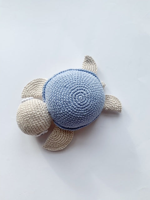 Tartaruga amigurumi con sonaglio