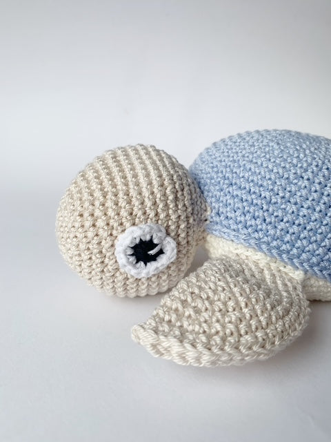 Tartaruga amigurumi con sonaglio