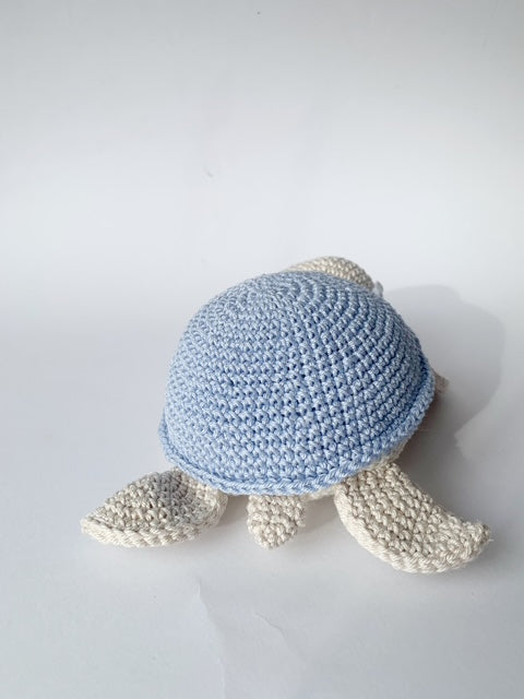 Tartaruga amigurumi con sonaglio