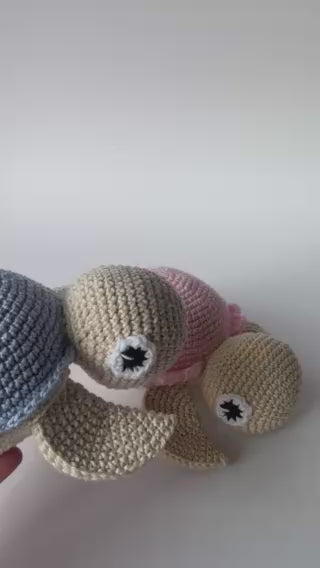 Tartaruga amigurumi con sonaglio